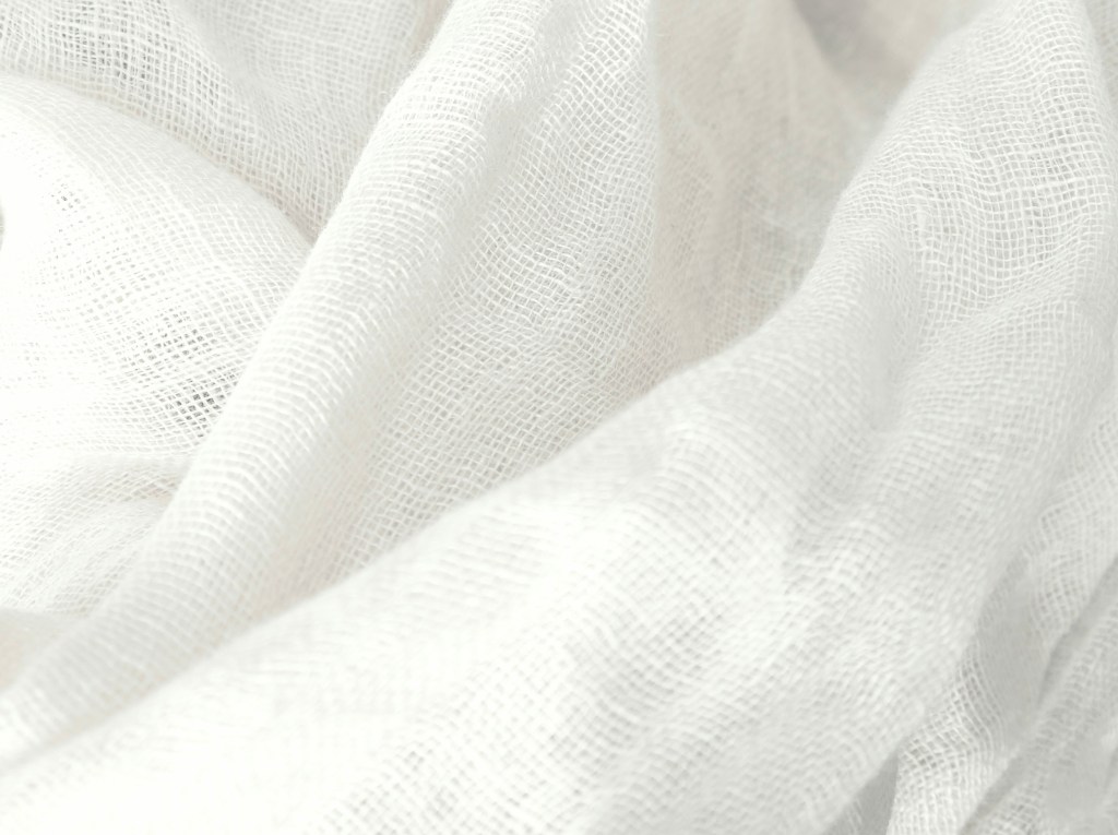 Do Scented Laundry Products Stay in Your Clothes?